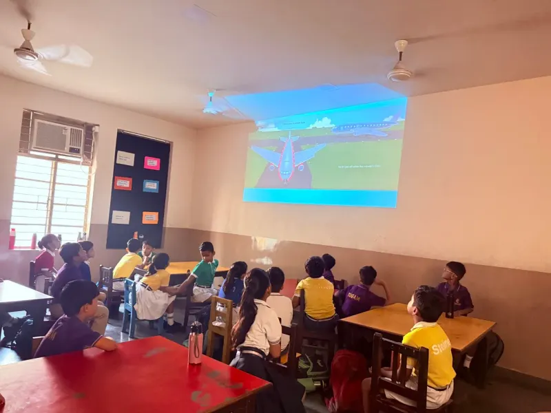 A digital smart classroom in session